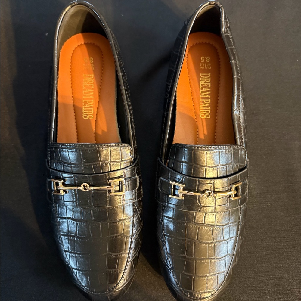 Dream Pairs Black Croc-Embossed Loafers – Size 8.5